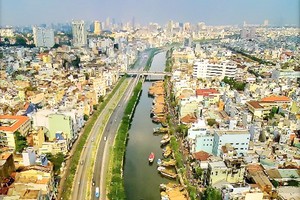 第八郡郡平東碼頭一隅。