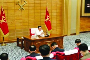 金正恩主持召開政治局協商會議討論防疫問題。