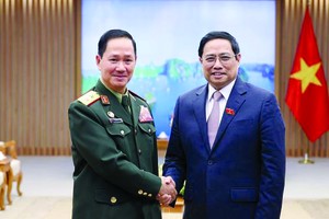 老撾人民軍總參謀長訪問越南