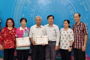 為傳承民族文化藝術工作服務