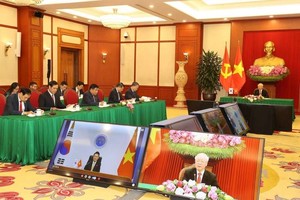 黨中央總書記阮富仲與韓國總統 尹錫悅舉行會談。