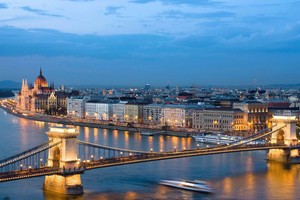 匈牙利多瑙河上。