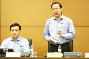 市人委會主席潘文邁發表意見。