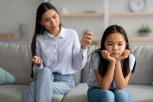 父母管束太緊會讓孩子感到局促與難受。