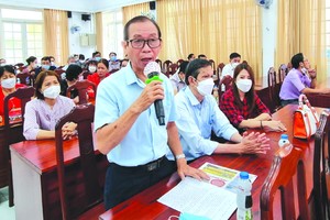 市人民議會代表與第五郡選民接觸