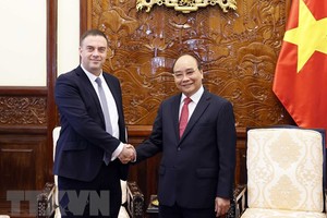 國家主席阮春福接見以色列大使納達夫‧阿斯卡爾。