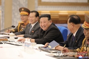 金正恩於22日出席朝鮮勞動黨中央軍事委員會擴大會議。
