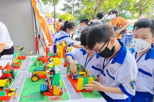 第五郡科技盛會吸引許多學生參加