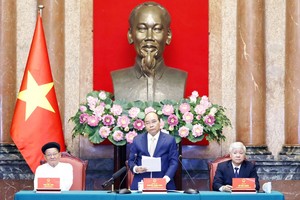 國家主席阮春福會上致詞。