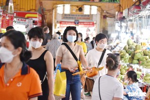 濱城市場人潮回溫