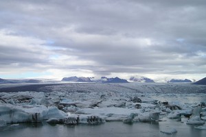 春季臭氧損耗因人類排放破壞臭氧層氣體。