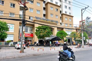 約10年前，因投建Topaz公寓，第四街區辦事處 被拆除，至今仍未興建新的。