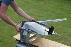 系統中有翼空中無人機負責監測海上情況。