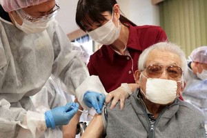 日本擴大新冠疫苗第四劑接種對象
