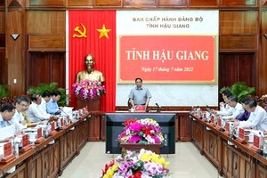 政府總理范明政主持會議。