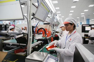 今年上半年，資訊技術工業營收額概算達725億美元，同比增17.8%。