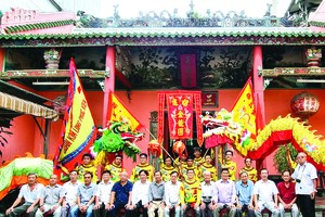 福建金龍團理事會合照。