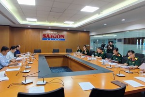 《西貢解放報》與第七軍區政治部舉行第七軍區政治部與該報配合宣傳計劃開展工作內容交流會。