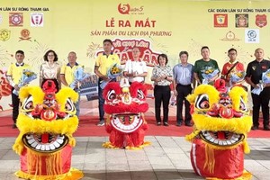 第五郡展開“來堤岸觀賞龍獅表演”活動