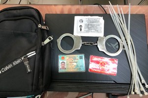 用假文件對民眾作行政檢查