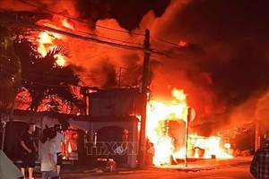 平陽省某夜市攤位失火