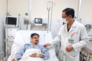 成功營救８名沉船漁民