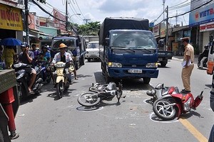 今年前8個月全國發生7488起交通事故。