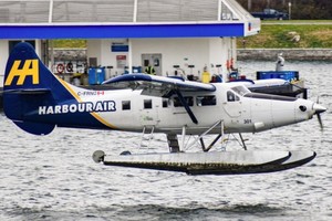 美一架水上飛機墜毀致１死９失蹤