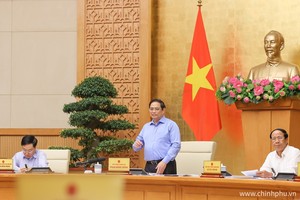 政府總理范明政主持會議。