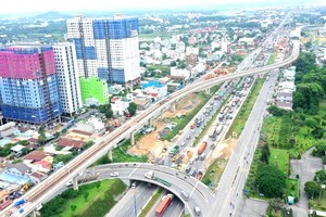 守德市需要強有力的權力下放機制以發展。