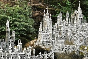 男子築巨型黏土城堡