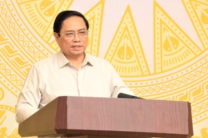 政府總理范明政主持會議。