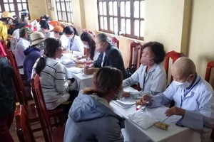 第五郡東醫會往林同省送暖