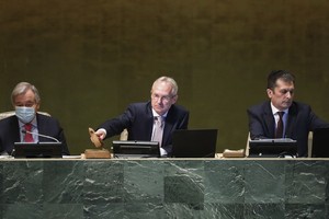 第七十七屆聯合國大會主席克勒希（中）主持聯合國大會一般性辯論開幕式。