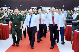 國家主席阮春福出席儀式。