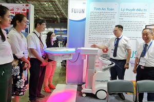 威力秀大面積雷射治療儀首次在本市亮相。