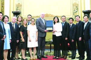 市領導接見古巴外貿部長