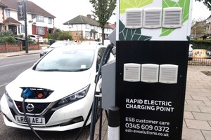 英電動車快充費快趕上油費