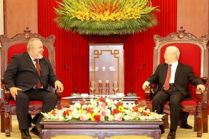 阮富仲總書記接見古巴總理