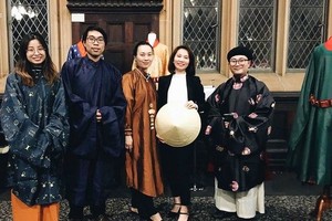 由“越南中心”小組在澳大利亞舉辦的越南古代服飾展覽。