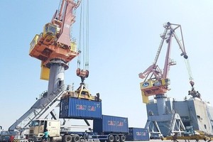 我國加強促進出口活動。