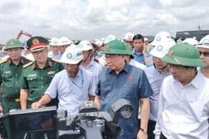 國會主席視察隆城機場項目進度