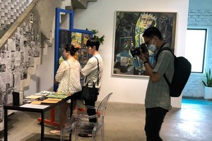 戶外娛樂活動有助年輕人有更多的生活經驗，不應該沉浸社交網。