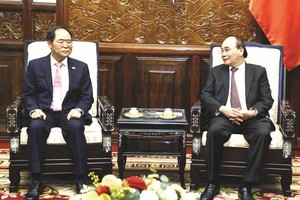 國家主席接見辭行拜會的韓國大使