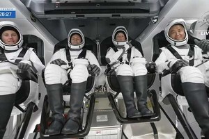 日宇航員乘龍飛船前往空間站