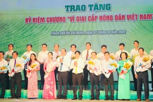 表彰2022年第十五次“市模範農民”稱號和推崇2021年“市模範農產品”儀式