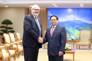 政府總理接見澳大利亞參議員、助理貿易部長