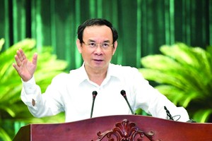 市委書記阮文年。