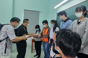 潁川學校學生獲贊助獎學金