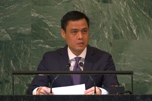 越南駐聯合國代表團團長鄧黃江大使會議上講話。